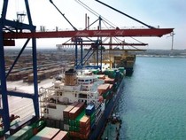 barco portacontenedores