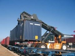 Transporte de contenedores por tren